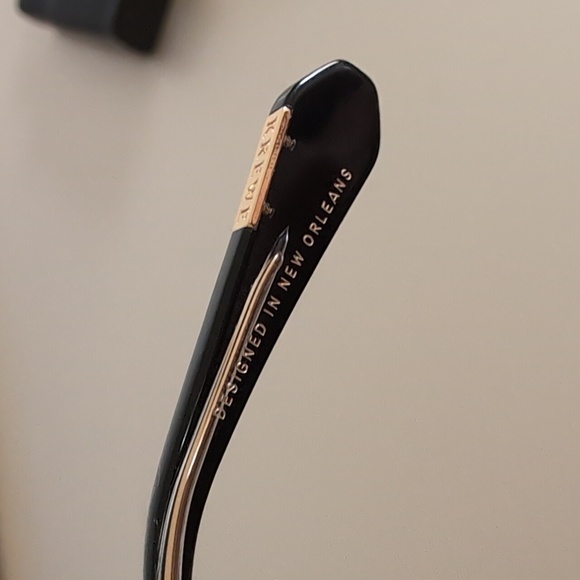 Krewe sunglasses Simone Oyster Black 24k Plated, Like New No Box - Picture 2 of 6